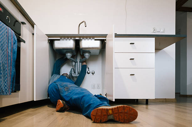 Professional Leak Detection technician working in New Smyrna Beach, FL